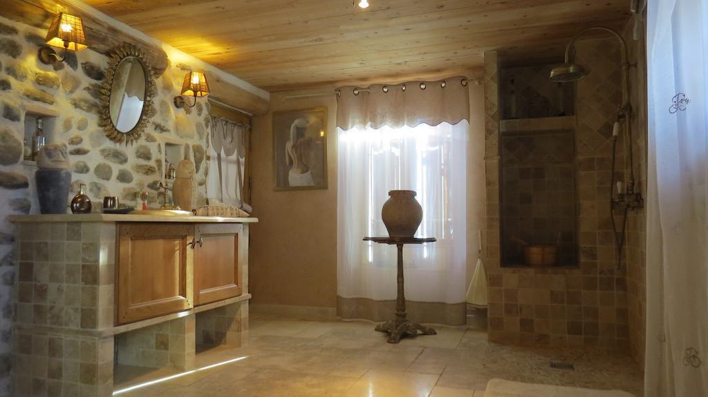 Les Gites D'Eliane Laragne Стая снимка